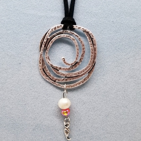 Sun Adjustable leatherette necklace - Picture 2 of 4